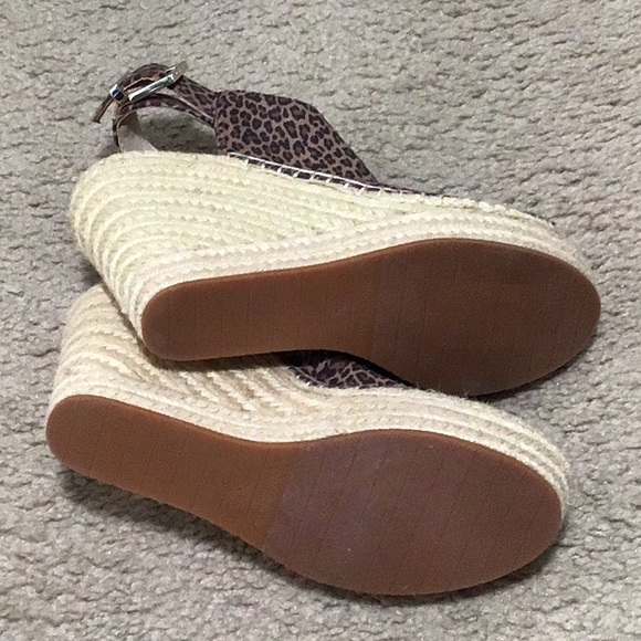 Kenneth Cole Olivia Wedges - Picture 7 of 8